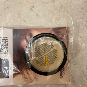 4/$15 Black Radiance loose setting powder color: banana